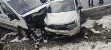 Şırnak’ta iki aracın karıştığı kazada 8 kişi yaralandı
