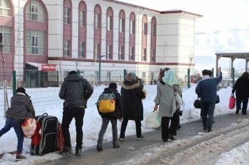 Sivas’ta 9 bin 400 depremzede yurtlara yerleştirildi