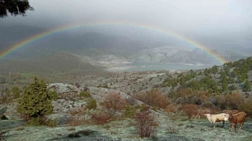 Sivas’ta yağmur sonrası gökkuşağı şöleni
