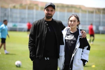 Sivassporlu eski futbolcu Kadir Bekmezci’den kulübe vefa ziyareti
