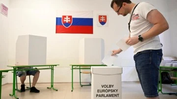Slovakya, İtalya, Letonya ve Malta, AP seçimleri için sandık başında