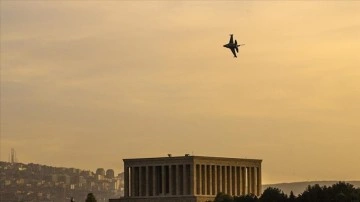 SOLOTÜRK, Anıtkabir semalarında prova uçuşu yaptı