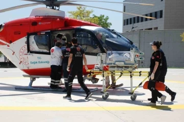 Solunum sıkıntısı çeken 4 buçuk aylık prematüre bebek helikopterle Eskişehir’e getirildi
