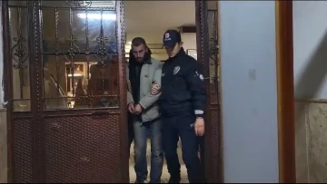 Bursa'da söndürmediği sigara evini küle çevirdi