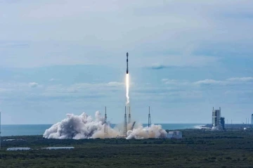 SpaceX, uzaya 21 adet 2’nci nesil Starlink uydusu fırlattı
