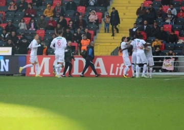 Spor Toto Süper Lig: Gaziantep FK: 0 - DG Sivasspor: 1 (İlk yarı)
