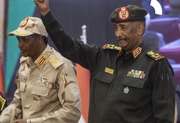 Sudan Ordu Komutanı Burhan: &quot;Saldırılar devam ederse farklı bölgelerden güçleri Hartum’a sokacağız&quot;
