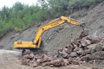 Sugözü Grup Yolu’nda heyelan önlemi
