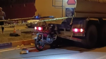 Sulama aracına çarpan motosikletli genç hayatını kaybetti
