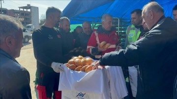 Sultangazi Belediyesi Adıyaman'da seyyar fırın kurdu