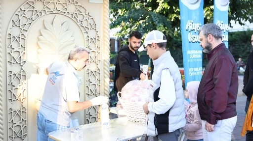 Sultangazi Belediyesi’nden her sabah vatandaşlara çorba ikramı
