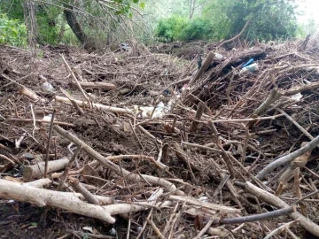 Sungurlu’da dere ve çaylar taştı, tarım arazileri sular altında kaldı
