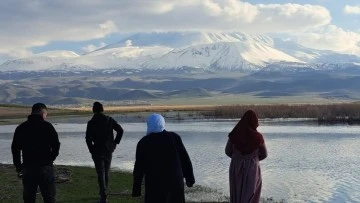 Süphan Dağı beyaza büründü