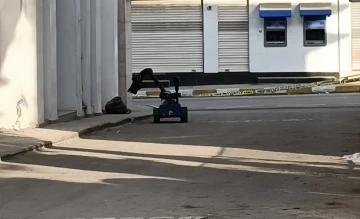 Şüpheli çanta bomba imha robotu ile patlatıldı
