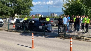 Sürücü &quot;Dur&quot; ihtarına uymayınca kovalamaca hastanede bitti: 1 yaralı, 2 gözaltı
