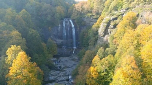 Bursa Suuçtu Şelalesi’nde sonbahar büyüsü