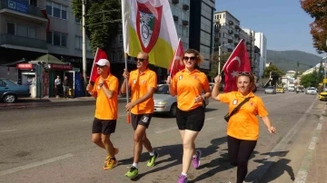 Bursa'da taksicilere yapılan saldırılara dikkat çekmek için 16 kilometre koştular