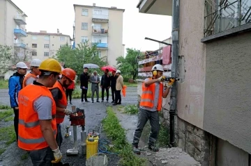 Talas’ta Karot Alınıyor, Riskli Yapılar Tespit Ediliyor
