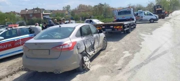 Tali yoldan çıkan araç kazaya neden oldu: 2 yaralı
