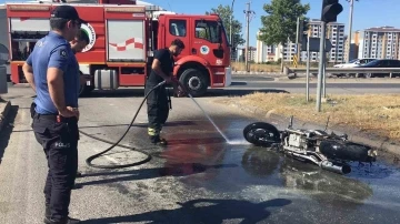 Tamirciden aldığı motosiklet test edilirken kül oldu
