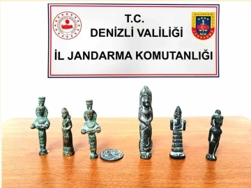 Tarihi eser kaçakçıları 6 parça heykel ve sikkeyle birlikte yakalandı
