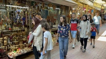 Tarihi ilçe Amasra, nüfusunun 10 katı ziyaretçi ağırlıyor
