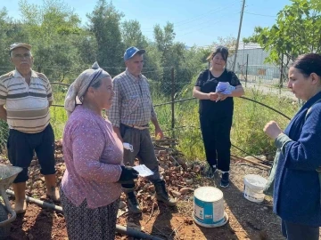 Tarım ve Orman Müdürlüğü ve İlçe Sağlık Müdürlüğü ekipleri üreticileri bilgilendirdi
