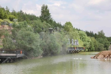 Tarımdan sonra sinek ilaçlamasında da drone devri
