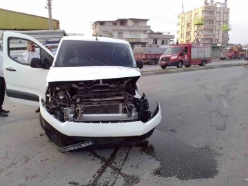 Tarsus’ta 3 ayrı kazada 12 kişi yaralandı

