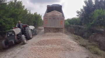 Tarsus’ta köy yolları iyileştiriliyor
