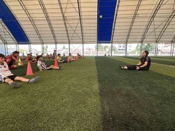 Tatilini bırakıp sporcu yetiştirmek için Yüksekova’da kaldı
