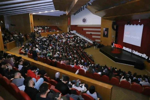 TEDx etkinlikleri, katılımcıların ilham verici konuşmalarıyla sona erdi
