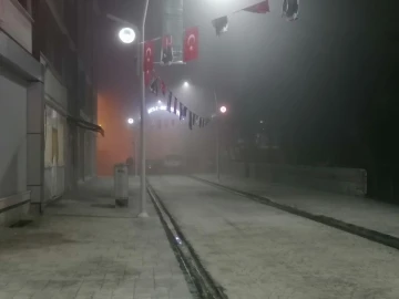 Yoğun sis ulaşımı olumsuz etkiledi