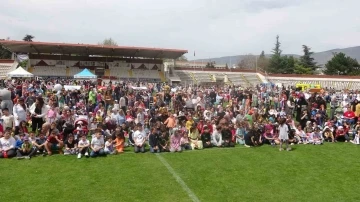 Tekne orucu iftarında stadyum doldu taştı
