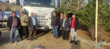 Tepebaşı Belediyesi’nden depremzede üreticiye yem desteği
