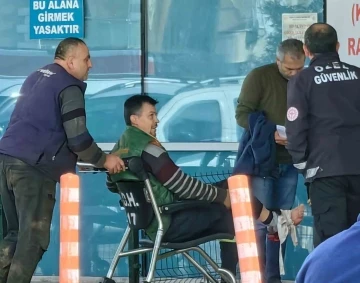 Bursa'da testere ile odun keserken ayağından oluyordu