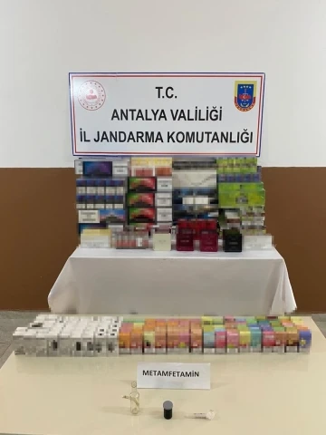 Ticareti takside kaçak sigara, puro ve elektronik sigara ele geçirildi
