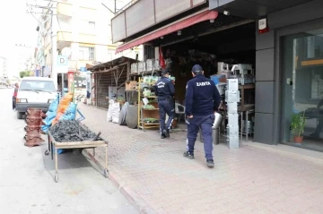 Toroslar’da kaldırım işgaline karşı sıkı denetim
