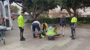 Trafiğe kapalı parkta temizlik işçisine çarpıp kaçtı
