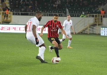 Çorum FK evinde  Ümraniyespor'a 1-0 yenildi