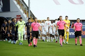 Trendyol Süper Lig: Kasımpaşa: 1 - Çaykur Rizespor: 1 (İlk yarı)
