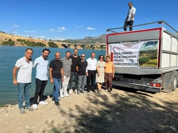 Tunceli’de baraj gölü ve gölete bir buçuk milyon sazan bırakıldı
