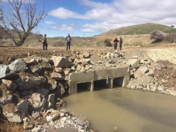 Tunceli’de selden zarar gören menfezler yenilendi