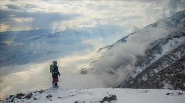 Tunceli'de dağcılar 2800 rakımlı Gelincik Zirvesi'ne tırmandı