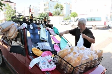 Tuncer öğretmen 20 yıldır 200 ekmek dağıtmadan derse girmiyor
