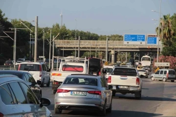 Turizm kenti Antalya’da dönüş trafiği
