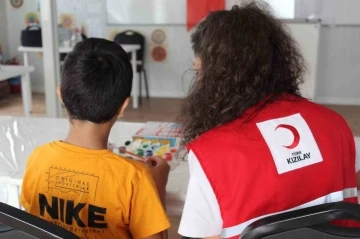 Türk Kızılay deprem bölgesinde 532 çocuğun yanında
