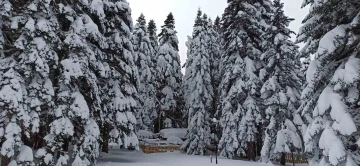Son yağışların ardından Uludağ’daki kar kalınlığı 