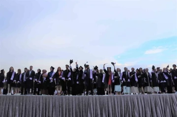 Uludağ Üniversitesi'nde diploma sevinci
