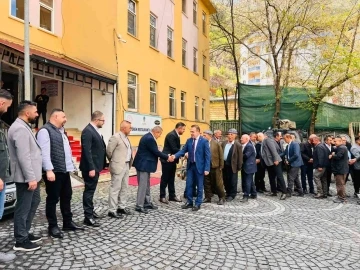 Uludere belediye başkanı vatandaşın bayramını kutladı
